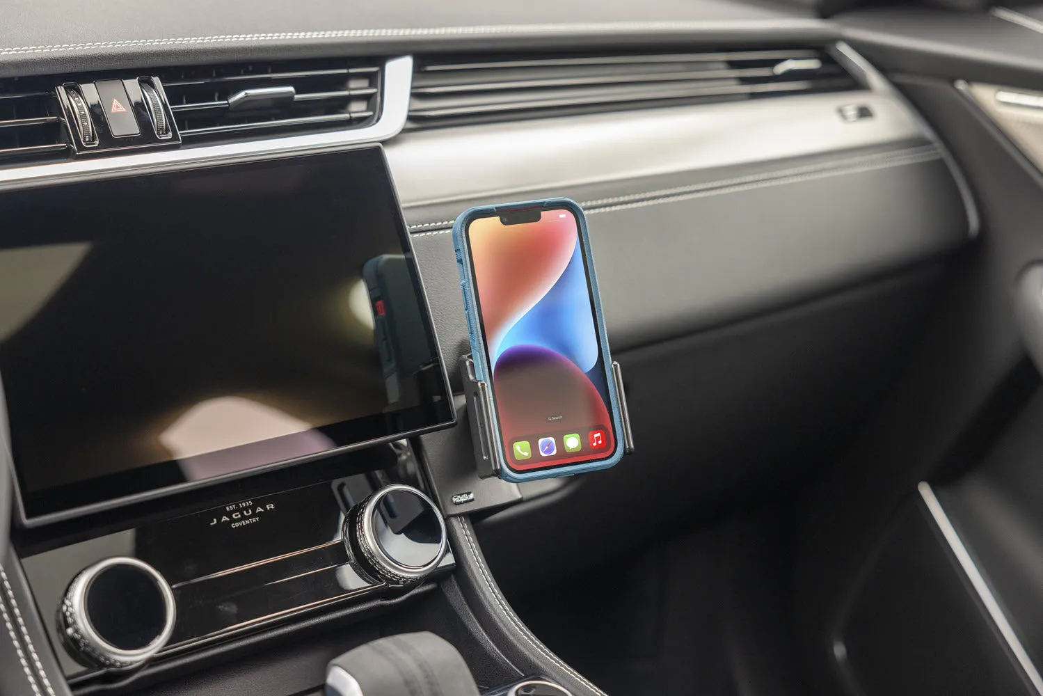 Angled Dash Mount for Jaguar F Pace