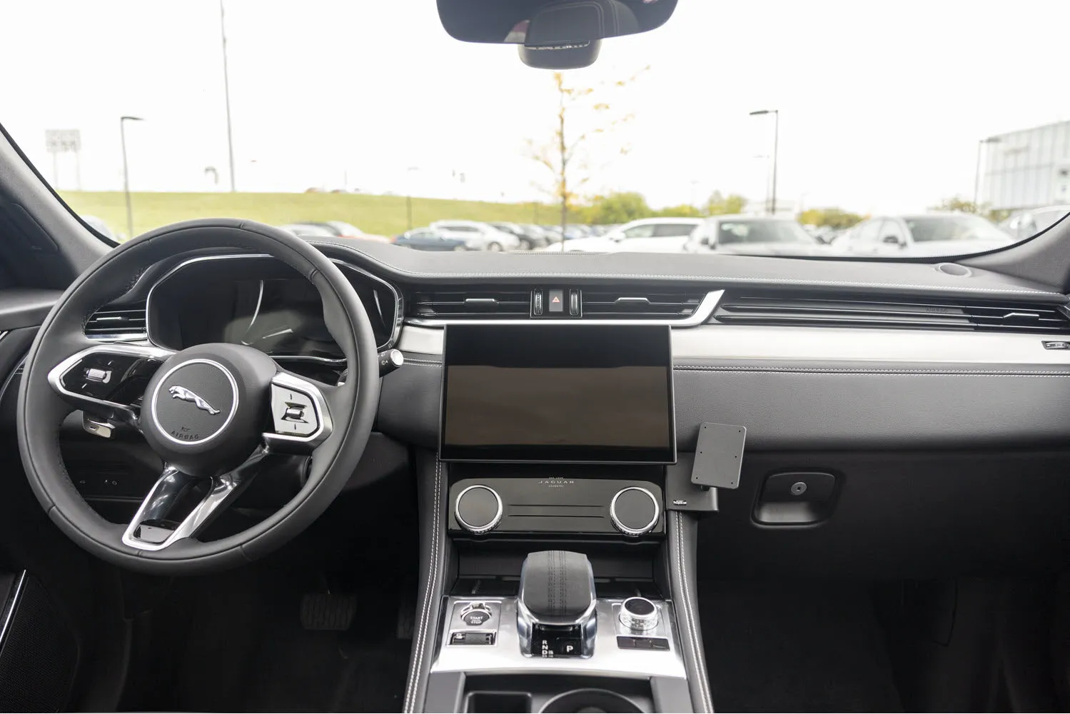 Angled Dash Mount for Jaguar F Pace