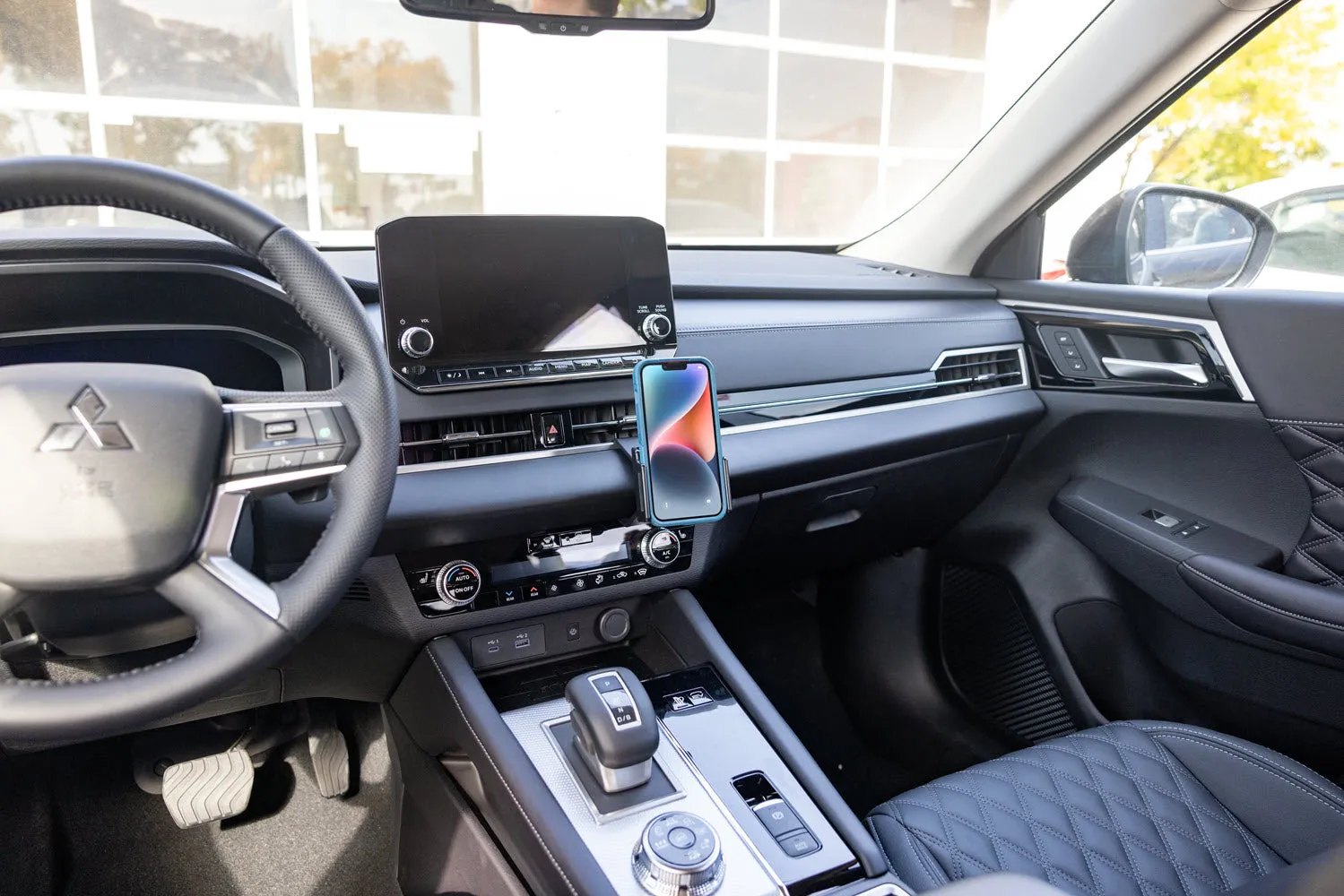 Angled Dash Mount for Mitsubishi Outlander