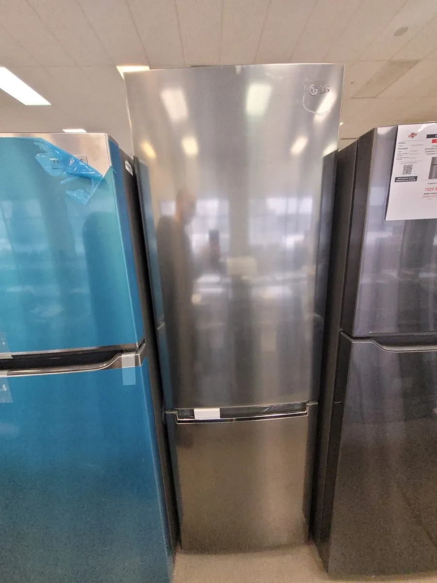 LBNC12231V - REFRIGERATORS - LG - Bottom Freezer - Silver - Open Box