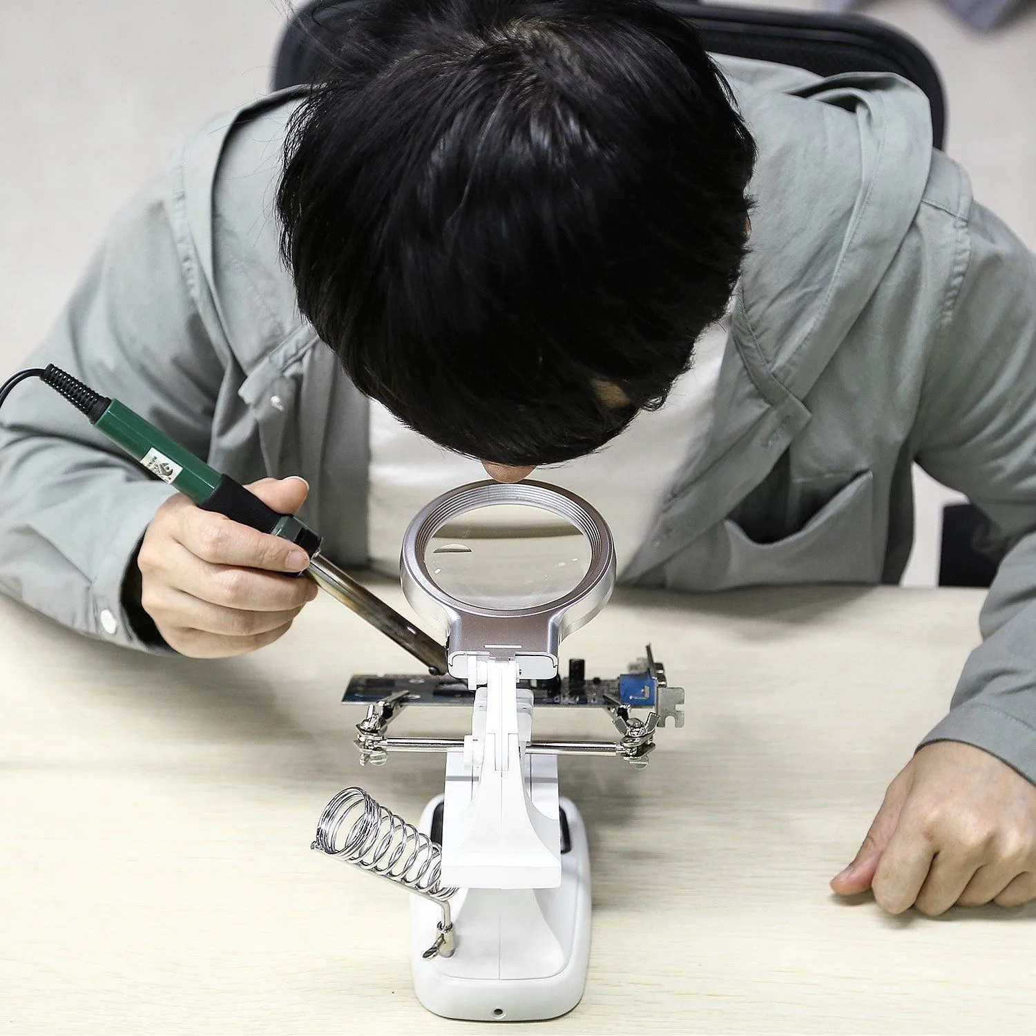 LED Lights Helping Hands Magnifying Glass