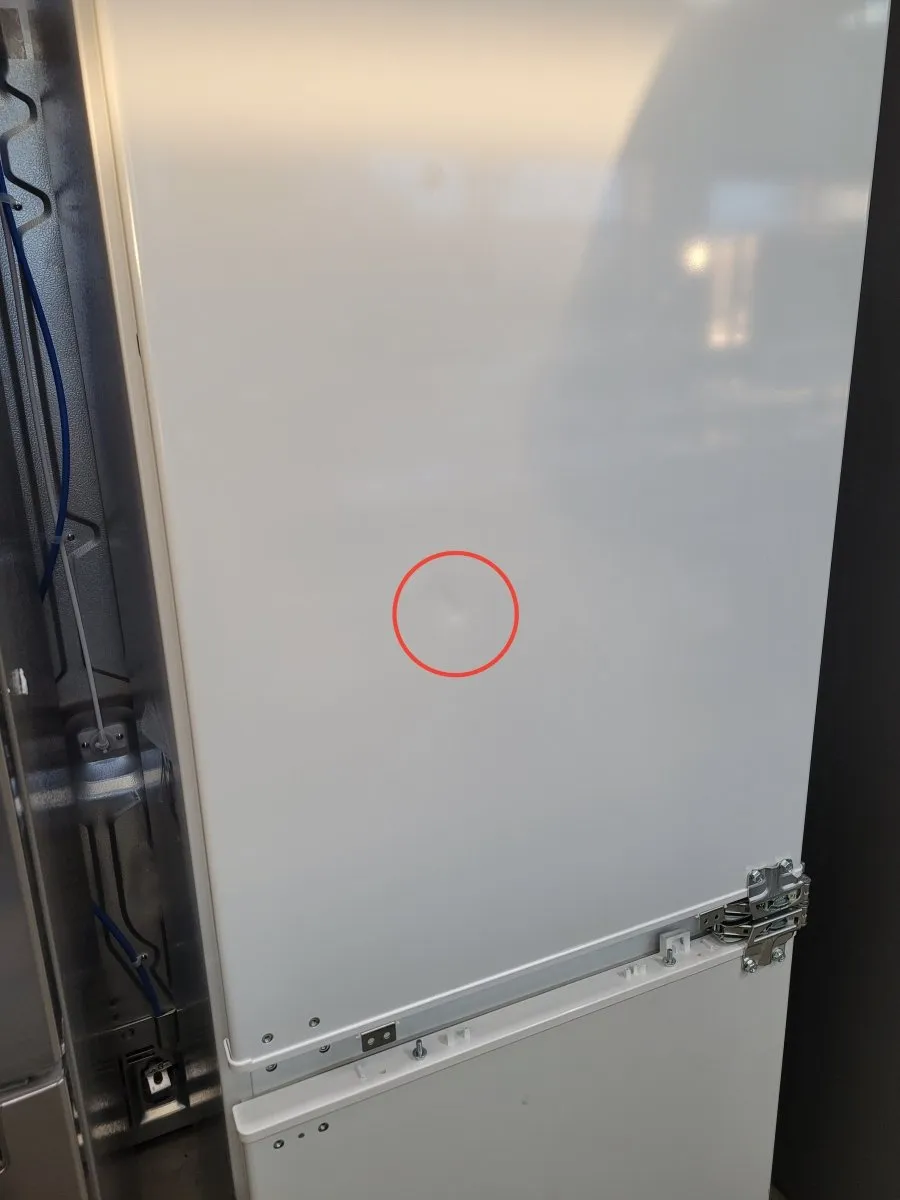LSBNC1021P - REFRIGERATORS - LG - Bottom Freezer - White - Open Box