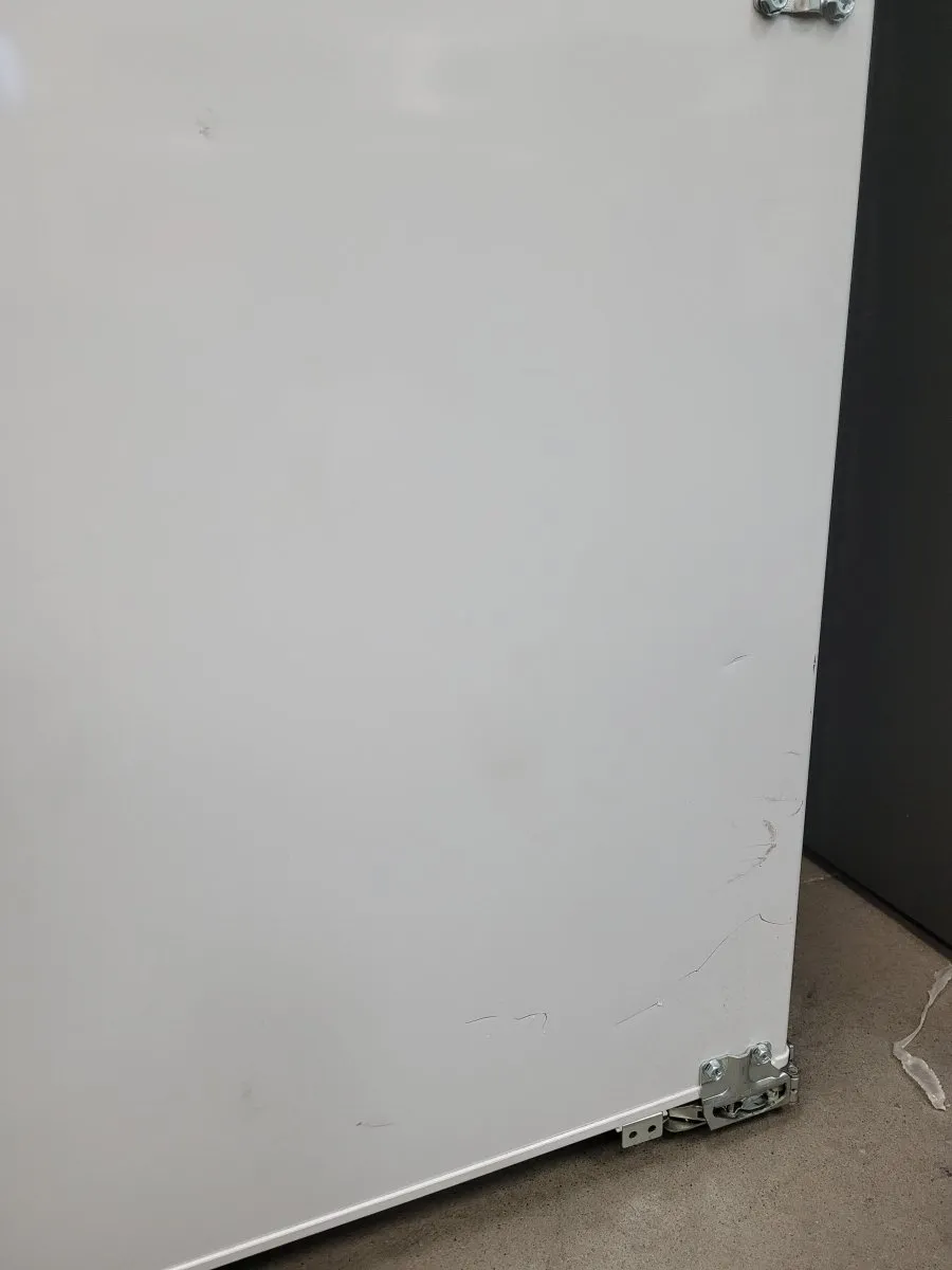 LSBNC1021P - REFRIGERATORS - LG - Bottom Freezer - White - Open Box