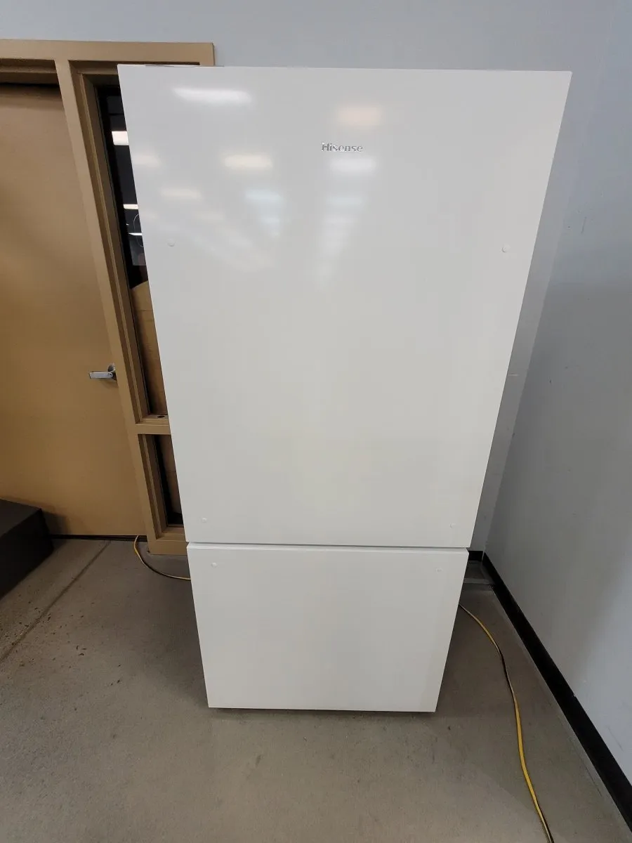 RB17A2CWE - REFRIGERATORS - Hisense - Bottom Freezer - White - Open Box