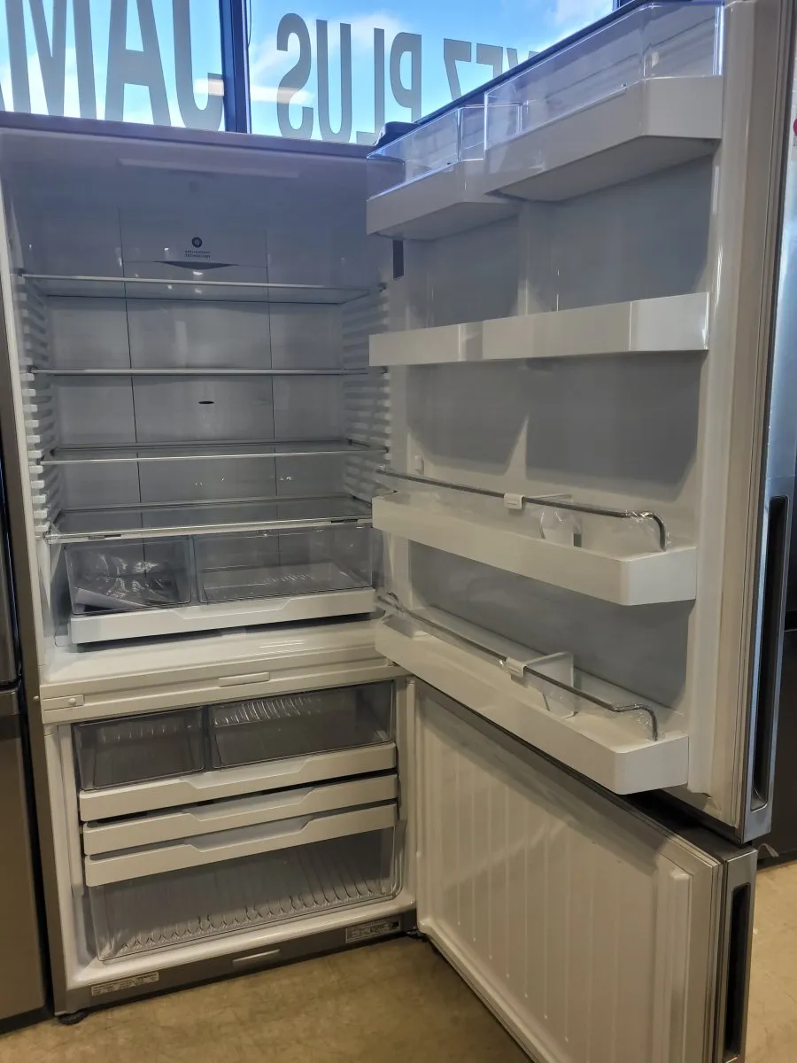 RF170BRPX6-N - REFRIGERATORS - Fisher & Paykel - Bottom Freezer - Stainless Steel - Open Box