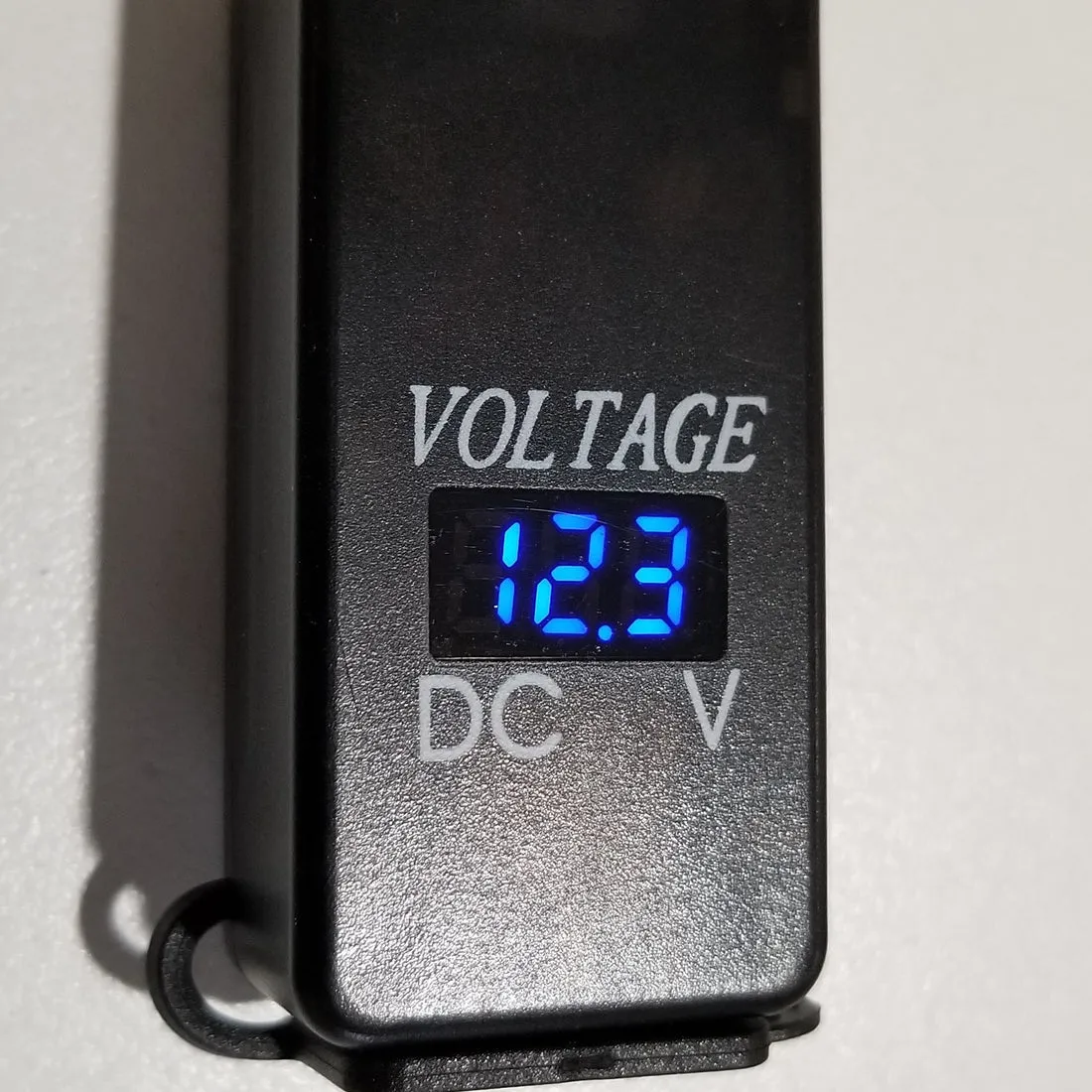 SAE to 2 USB 2.1a Port Adapter with Digital Voltage Display